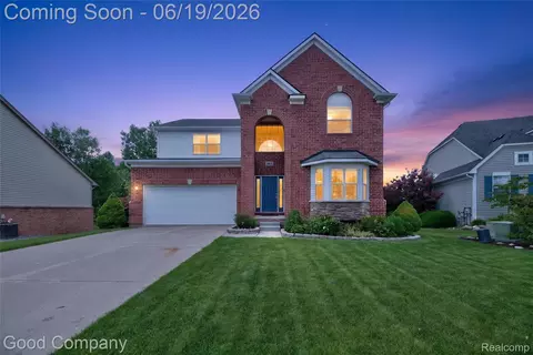 1020 Cross St, Oxford, MI 48371