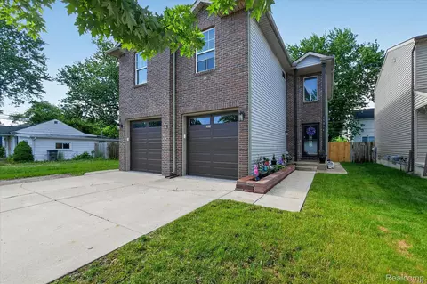 15934 Athens Ave, Clinton Township, MI 48035