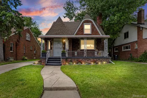15903 Saint Marys St, Detroit, MI 48227