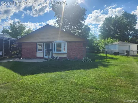 11298 Superior Ave, Warren, MI 48089