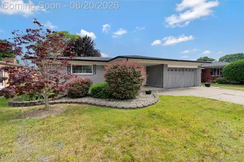 11828 Robinwood Blvd, Warren, MI 48093