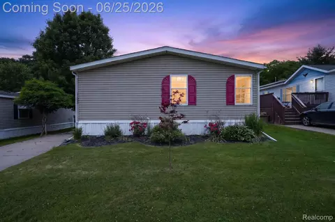 11595 Clearwater Dr, Deerfield, MI 48430