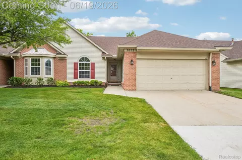 2053 Maplehurst Dr, Commerce, MI 48390