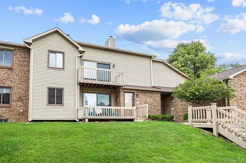 7147 Elmhurst, West Bloomfield, MI 48322