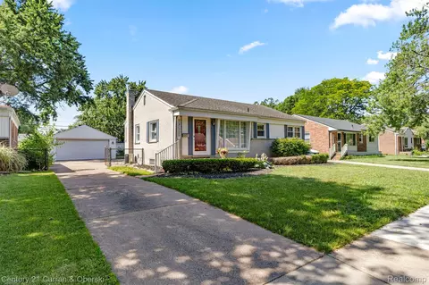 29655 Westfield St, Livonia, MI 48150
