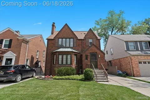 312 Mckinley Ave, Grosse Pointe Farms, MI 48236