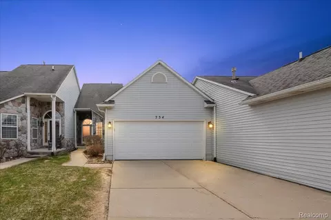 734 Challenging Trl #65, South Lyon, MI 48178