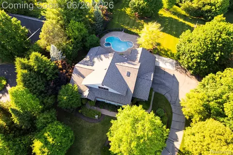 8861 Pleasantview, Northville, MI 48168
