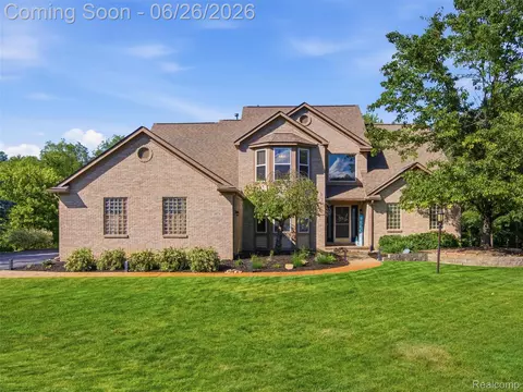 4974 Menominee Ln, Independence, MI 48348