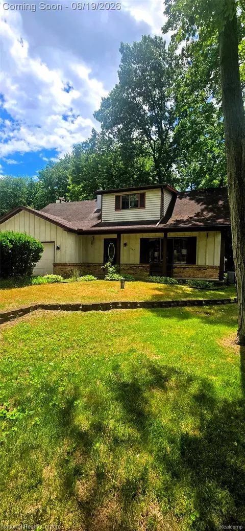 3107 Dean Rd, Bedford, MI 48144