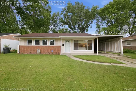 22020 Jerome St, Oak Park, MI 48237