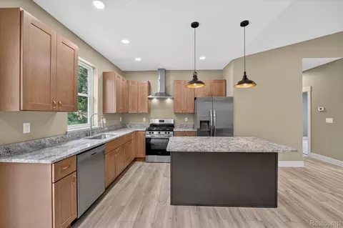 Kitchen - 926 Ford Rd, Carleton, MI 48117 photo 2 of 4