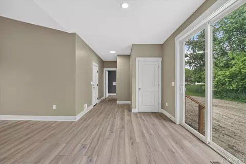 Entry Way - 926 Ford Rd, Carleton, MI 48117 photo 1 of 2