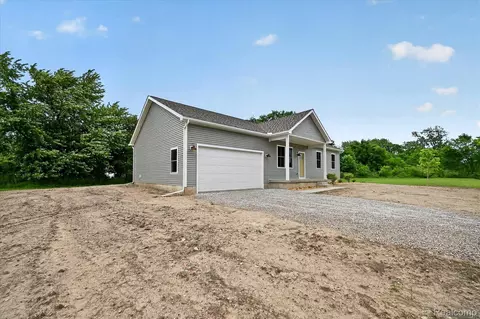 Exterior - 926 Ford Rd, Carleton, MI 48117 photo 3 of 4