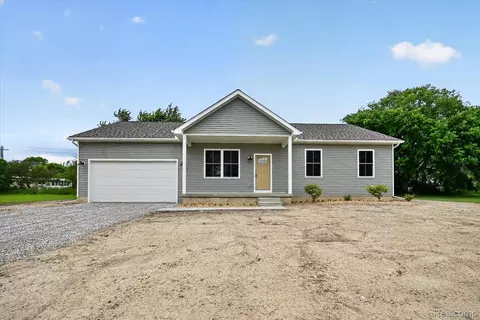 926 Ford Rd, Carleton, MI 48117