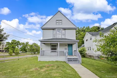 124 Henry Clay Ave, Pontiac, MI 48341
