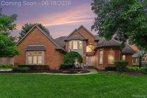 55260 Belmont Dr, Shelby Township, MI 48315