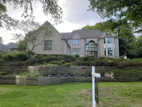 1721 Archers Pointe, Rochester Hills, MI 48306