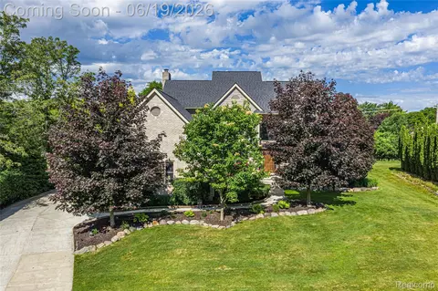 1781 Apple Ridge Ct, Rochester Hills, MI 48306