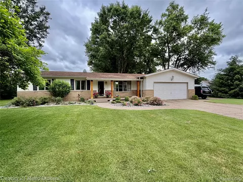 3259 N Seymour Rd, Flushing, MI 48433