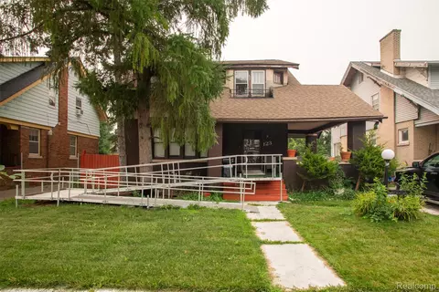 123 Moss St, Highland Park, MI 48203