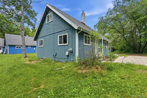 Exterior - 1699 Ditty Rd, Kimball, MI 48074 photo 3 of 7