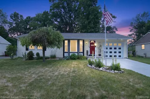 5619 Dogwood St, Leoni, MI 49201
