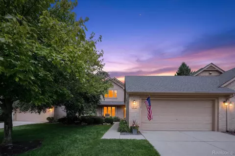 1213 Autumn Dr #108, Troy, MI 48098
