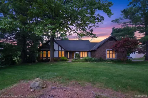 6656 Snowshoe Ln, Genoa, MI 48116