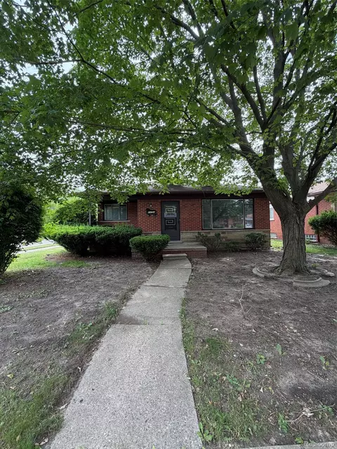 23750 Wildwood St, Oak Park, MI 48237