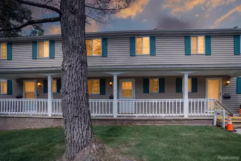 1624 Peppertree Ln #12, Lansing, MI 48912