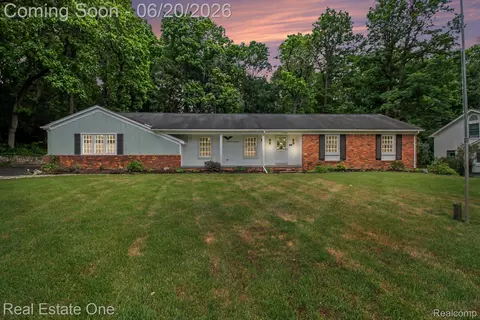 6440 Grand Circle Dr, Genoa, MI 48116