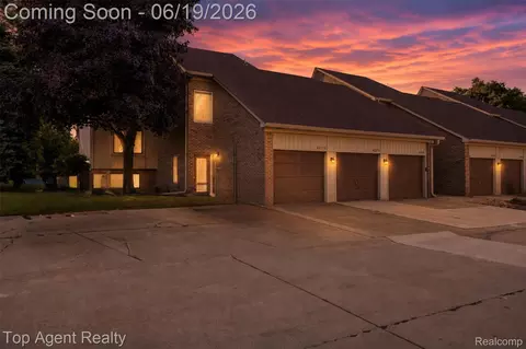 42374 Lochmoor St, Clinton Township, MI 48038