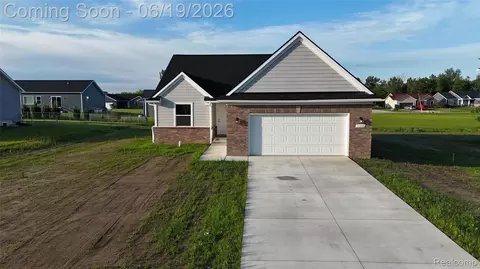 10206 Hunt Dr, Davison, MI 48423