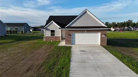 10206 Hunt Dr, Davison, MI 48423