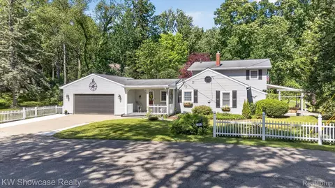 612 Sunrise Park, Genoa, MI 48843