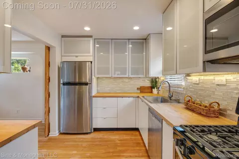 417 Cloverly Rd, Grosse Pointe Farms, MI 48236 photo 17