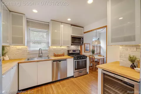 417 Cloverly Rd, Grosse Pointe Farms, MI 48236 photo 18