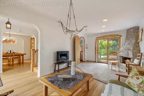 417 Cloverly Rd, Grosse Pointe Farms, MI 48236 photo 8