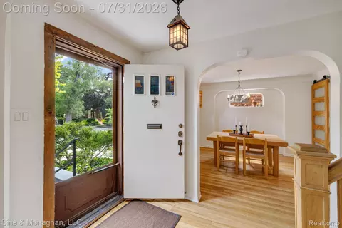417 Cloverly Rd, Grosse Pointe Farms, MI 48236 photo 3