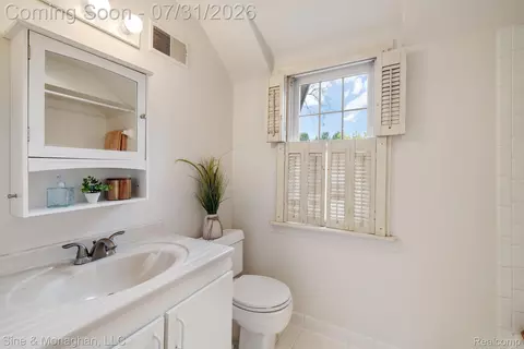 417 Cloverly Rd, Grosse Pointe Farms, MI 48236 photo 30