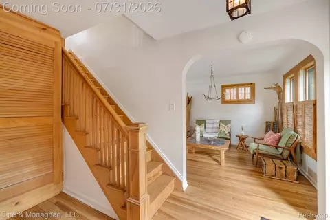 417 Cloverly Rd, Grosse Pointe Farms, MI 48236 photo 4