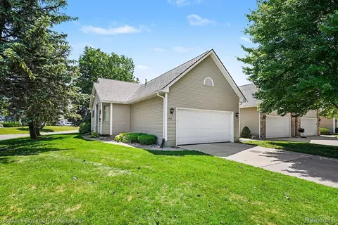 1083 Shalin Dr, Davison, MI 48423