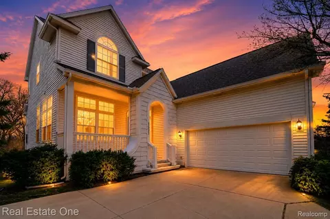 1537 Chapleau Dr, Scio, MI 48103