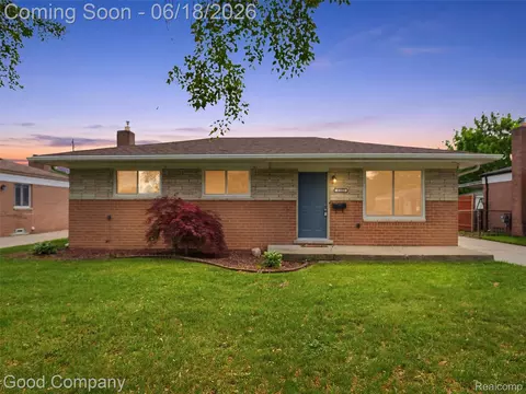 31506 Gardendale Dr, Warren, MI 48088