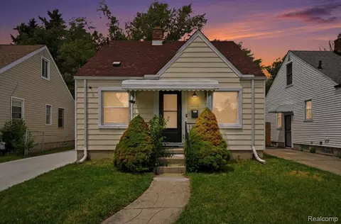 16069 Fairmount Dr, Detroit, MI 48205