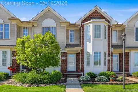35024 Windsor Dr #35, New Baltimore, MI 48047