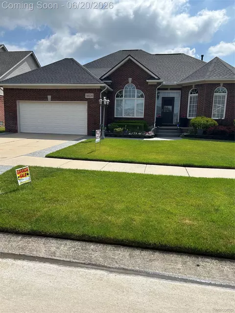 56334 Birkdale Dr, Macomb, MI 48042