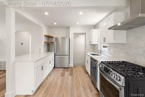 Kitchen - 2155 E 8 Mile Rd, Grosse Pointe Woods, MI 48236 photo 2 of 5