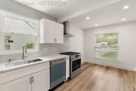 Kitchen - 2155 E 8 Mile Rd, Grosse Pointe Woods, MI 48236 photo 5 of 5